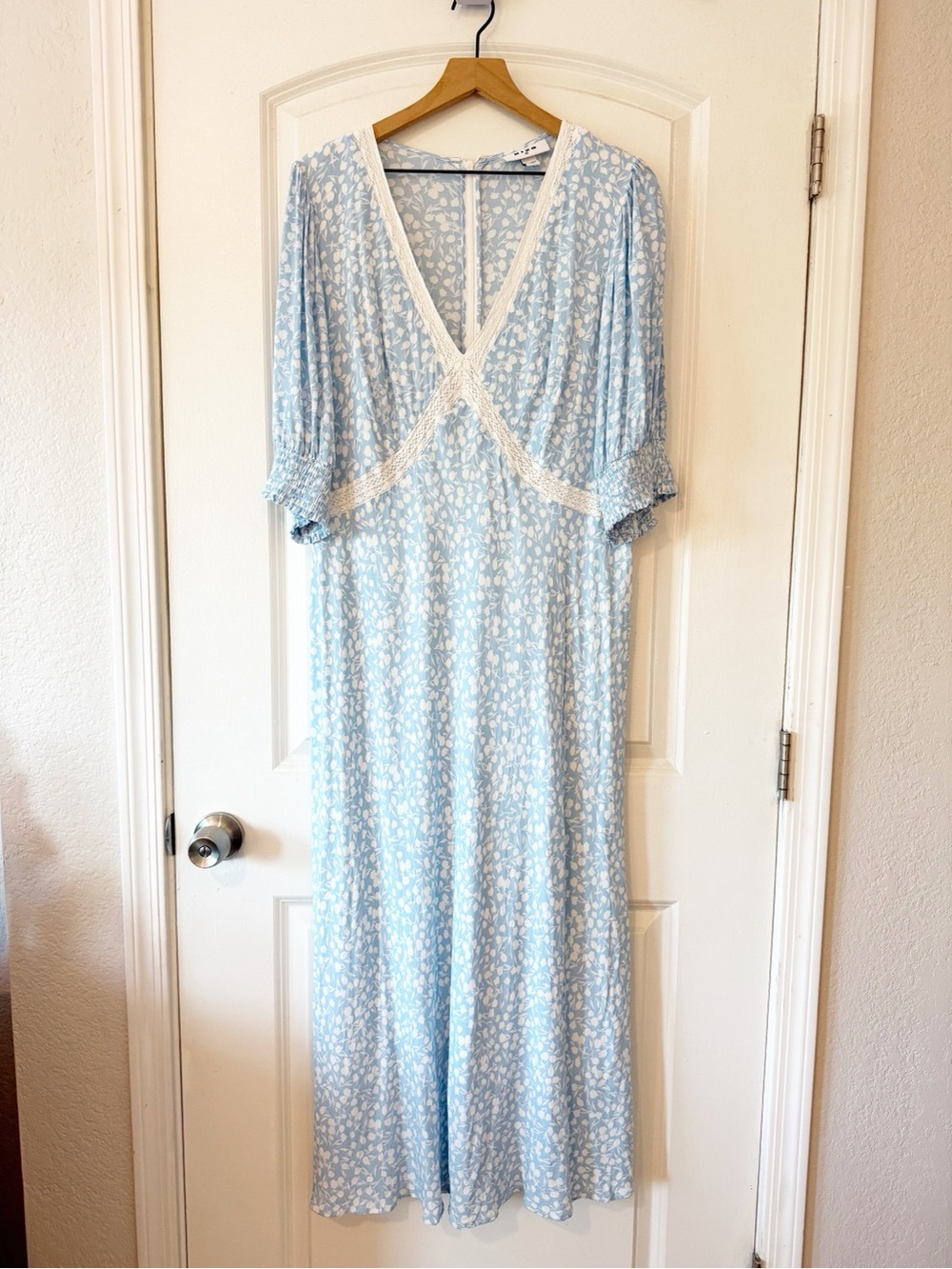 Rixo x Target Blue & White Puff Sleeve Cottage Maxi Dress Modest Prairie 16W/18W - Picture 2 of 7